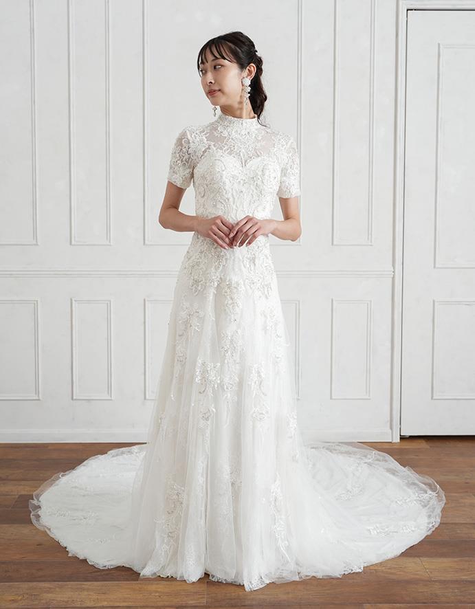 すっきり、美しく写る。スレンダーラインのウェディングドレスという選択