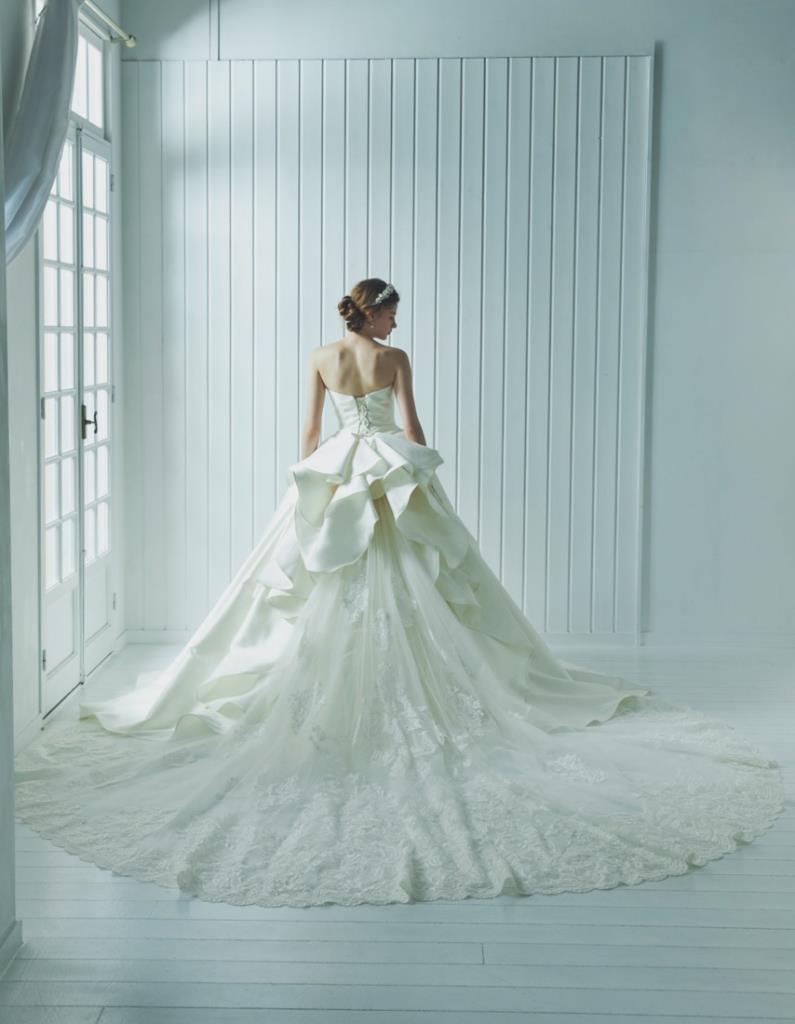 ウェディングドレス Julia(ジュリア)- レンタルドレス・衣装ギャラリー