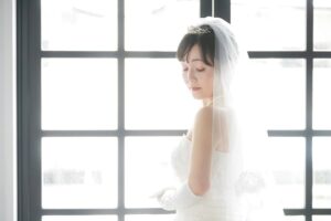 時代を超えて愛される、クラシカルなフォトウェディング。上品なドレスと気品ある花嫁スタイルの魅力